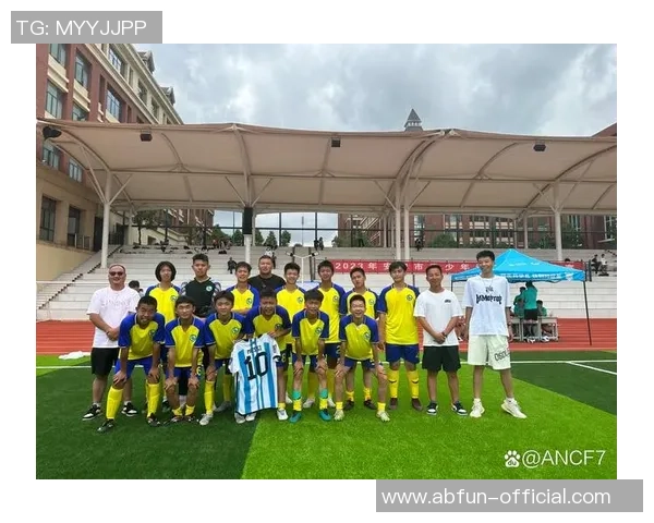 校园足球赛的激情与梦想在绿茵场上绽放的精彩瞬间