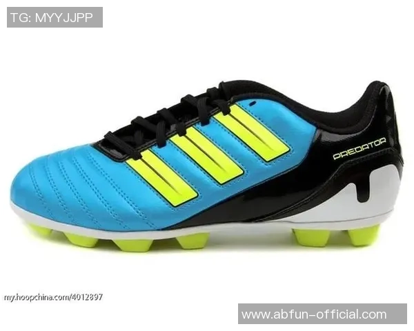 耐克足球鞋哪个系列最适合你的需求和场地类型解析