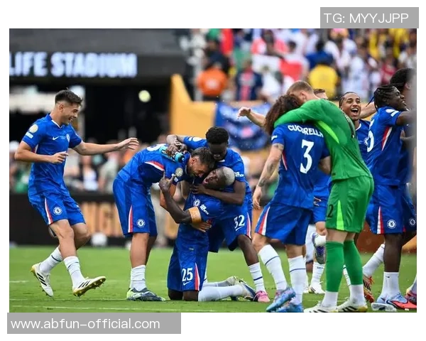 足球大联盟比赛精彩回顾与分析球队表现与球员亮点全方位解读 足球大联盟比赛精彩回顾与分析球队表现与球员亮点全方位解读